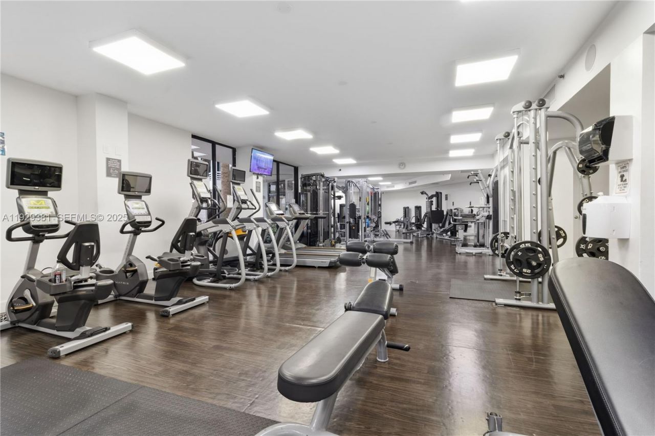 3300 NE 192nd St, Unit LP06, Aventura, FL 33180 Photo