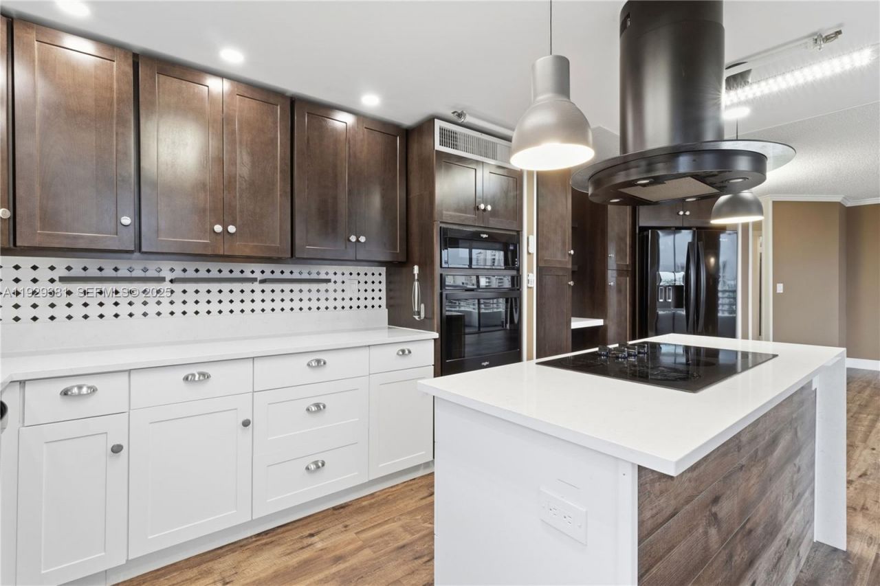 3300 NE 192nd St, Unit LP06, Aventura, FL 33180 Photo