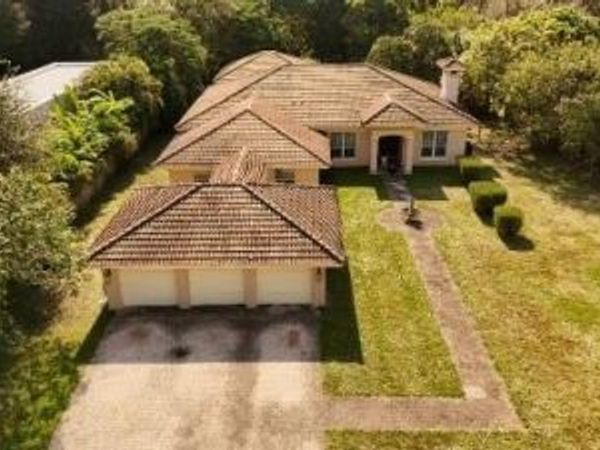 140 Royal Palm Ct, Plantation, FL 33317