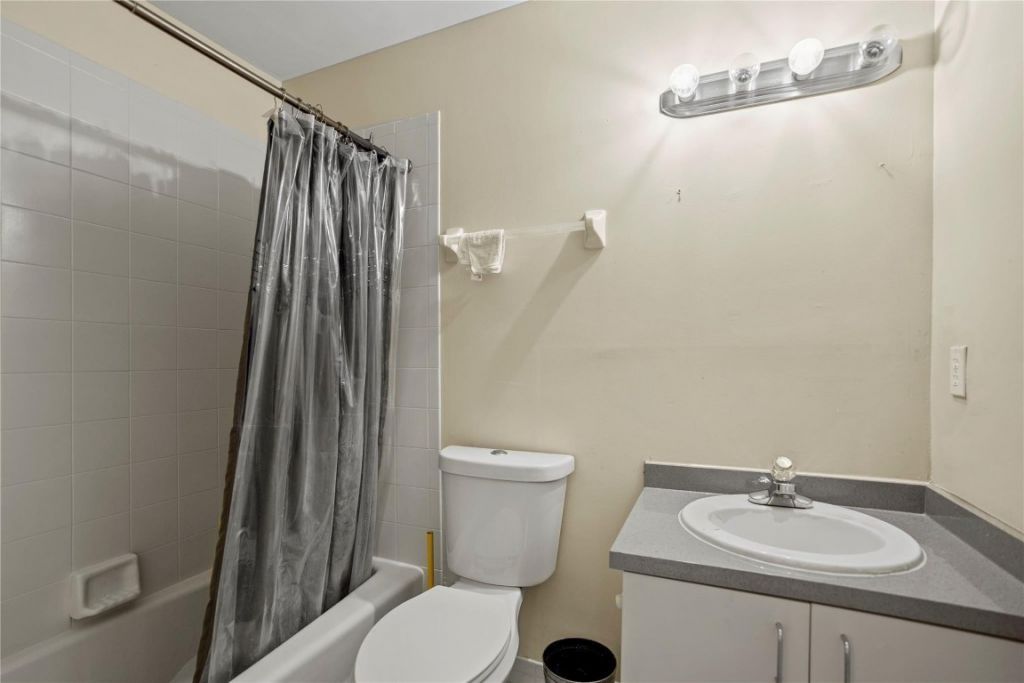 140 Royal Palm Ct, Plantation, FL 33317 Photo