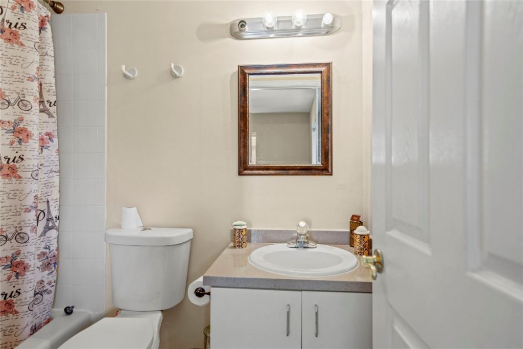 140 Royal Palm Ct, Plantation, FL 33317 Photo