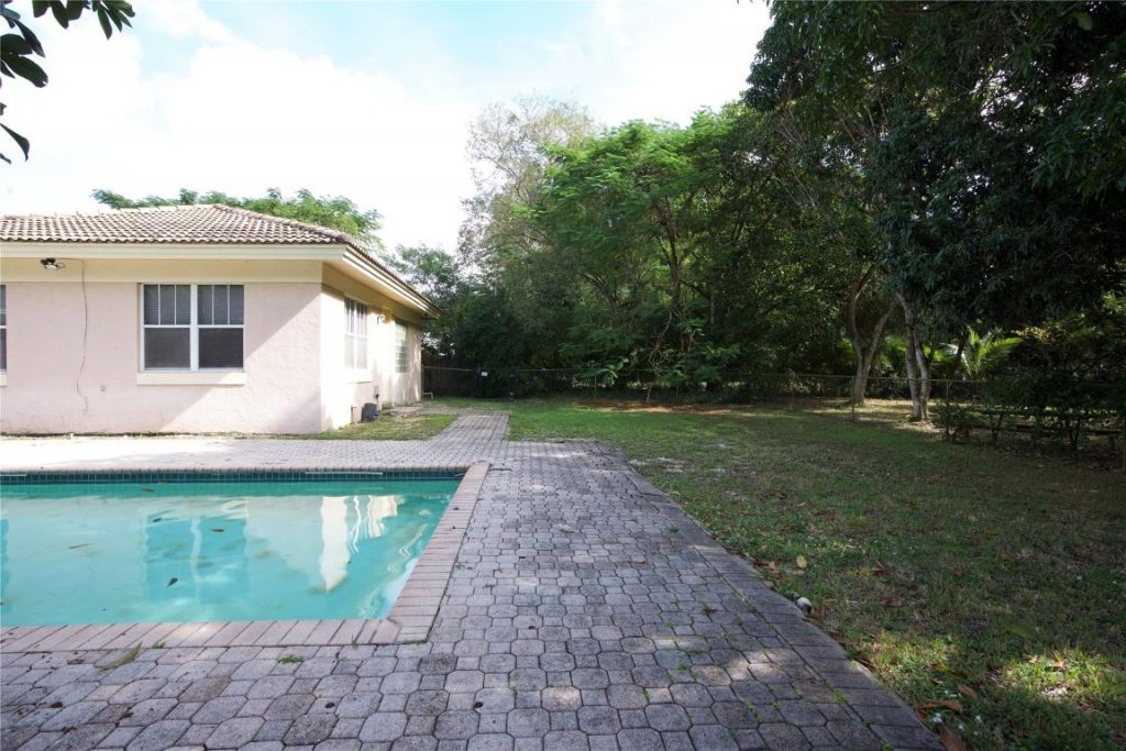 140 Royal Palm Ct, Plantation, FL 33317 Photo