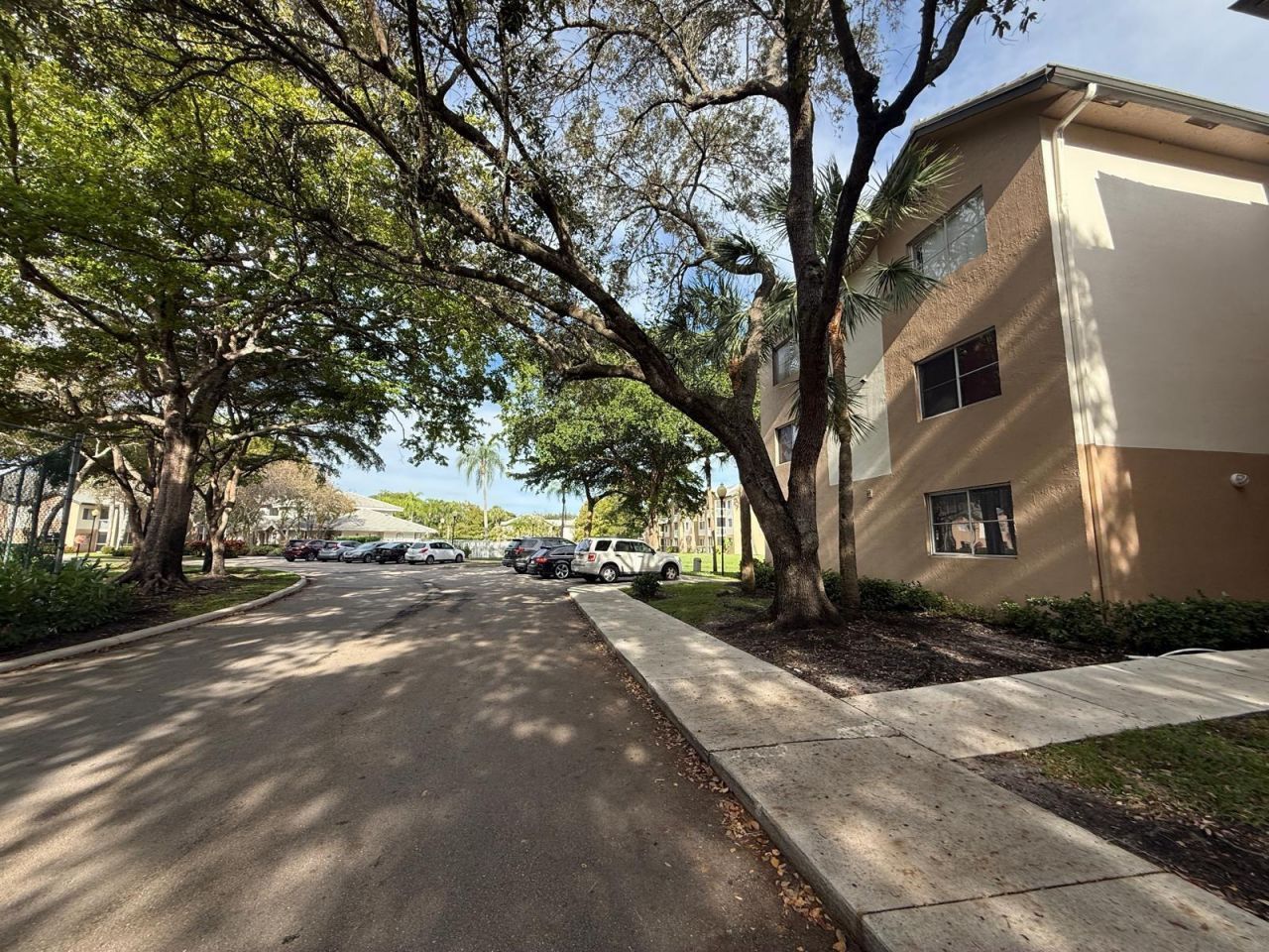 9777 Westview Drive, Unit 1114, Coral Springs, FL 33076 Photo