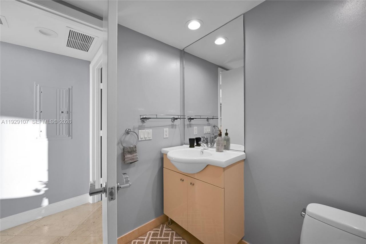 1830 S Ocean Dr, Unit 3706, Hallandale Beach, FL 33009 Photo