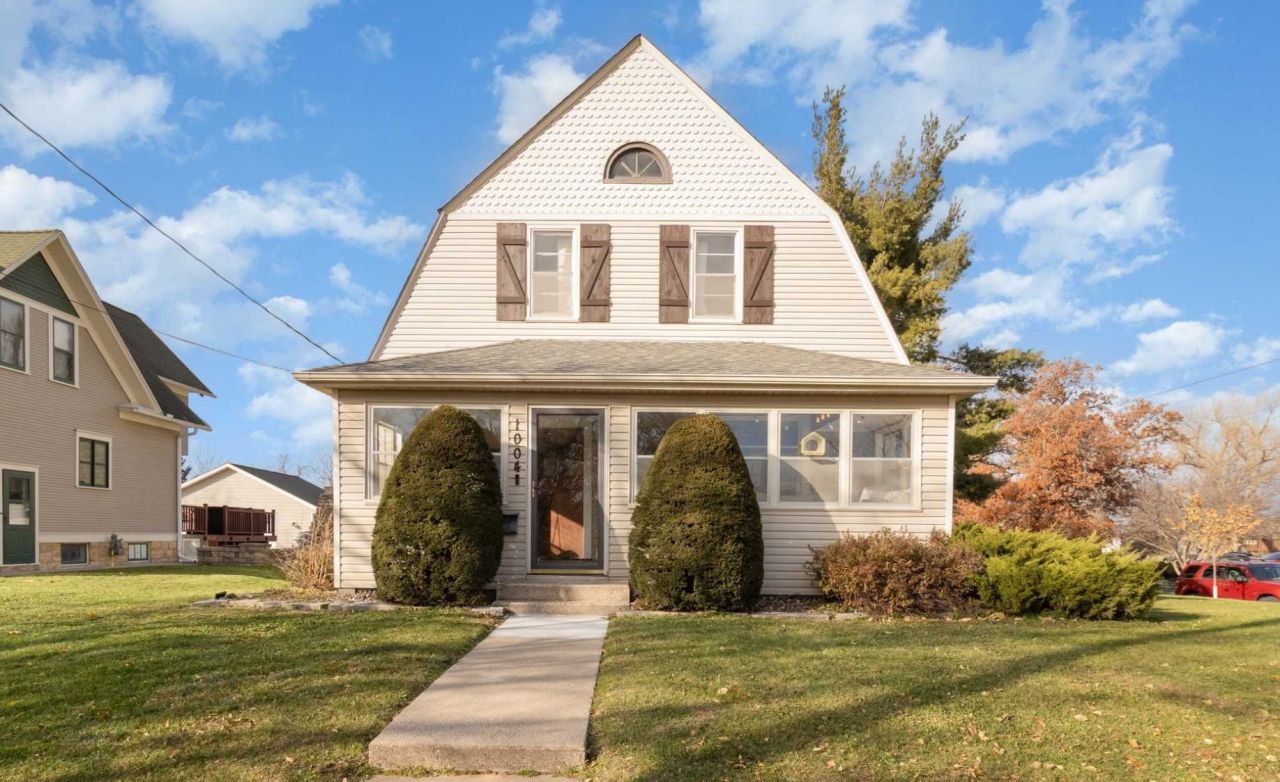 1004 College Avenue, Red Wing, MN 55066 Main Photo