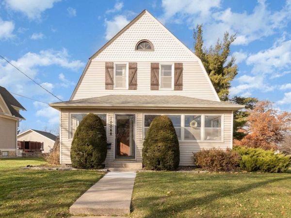 1004 College Avenue, Red Wing, MN 55066