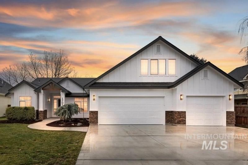 1701 W Puzzle Creek Ct, Meridian, ID 83646 Main Photo