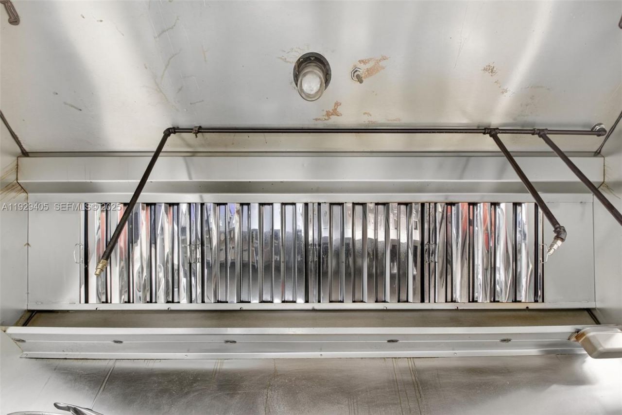 Cafeteria + Mechanic & Tire Shop For Sale ??? Two, Kendall, FL 33186 Photo