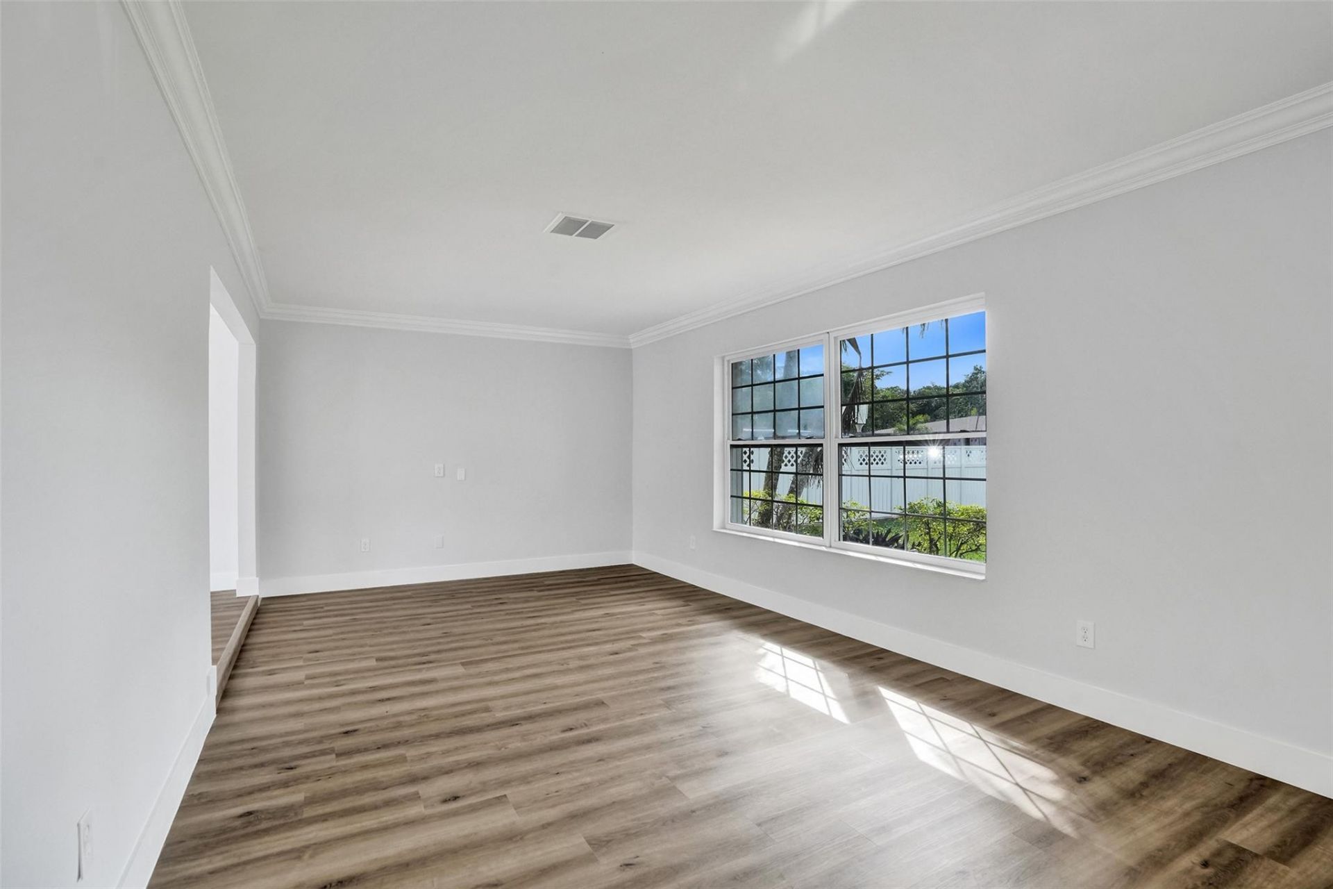 2052 SW 28th Way, Fort Lauderdale, FL 33312 Photo