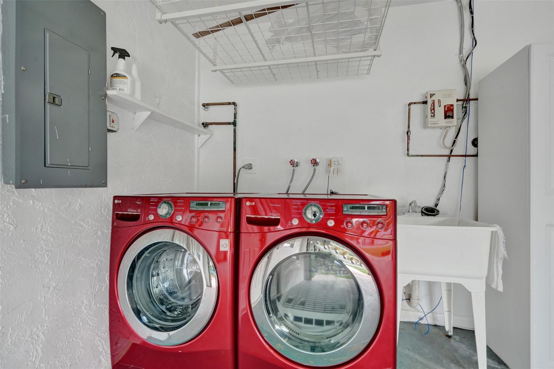 2052 SW 28th Way, Fort Lauderdale, FL 33312 Photo