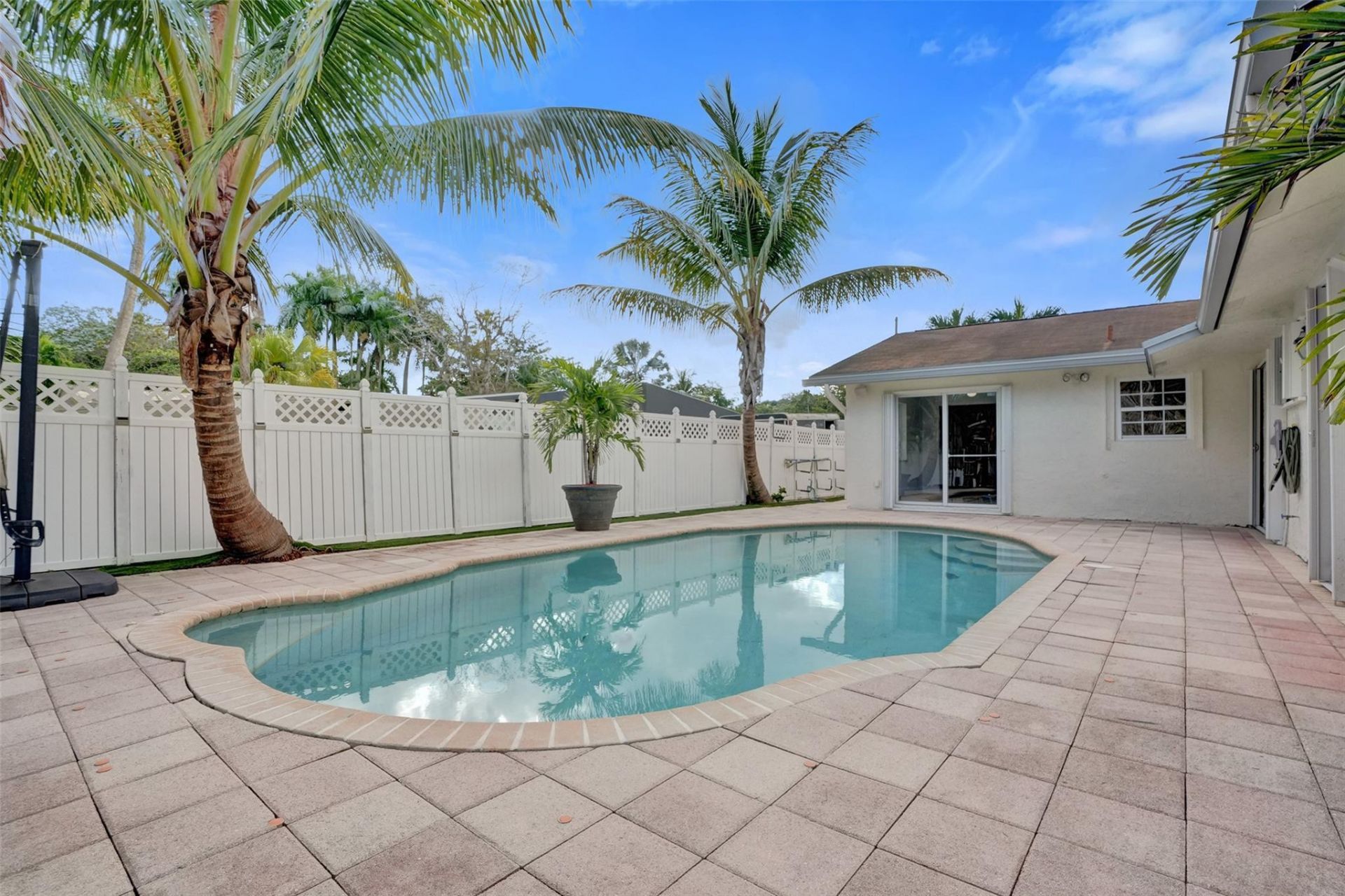 2052 SW 28th Way, Fort Lauderdale, FL 33312 Photo