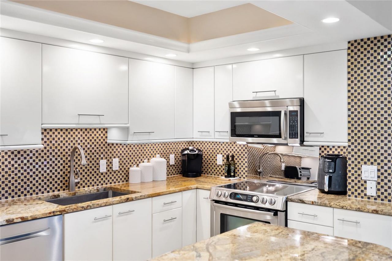 1212 Benjamin Franklin Drive, Unit 206, Sarasota, FL 34236 Photo