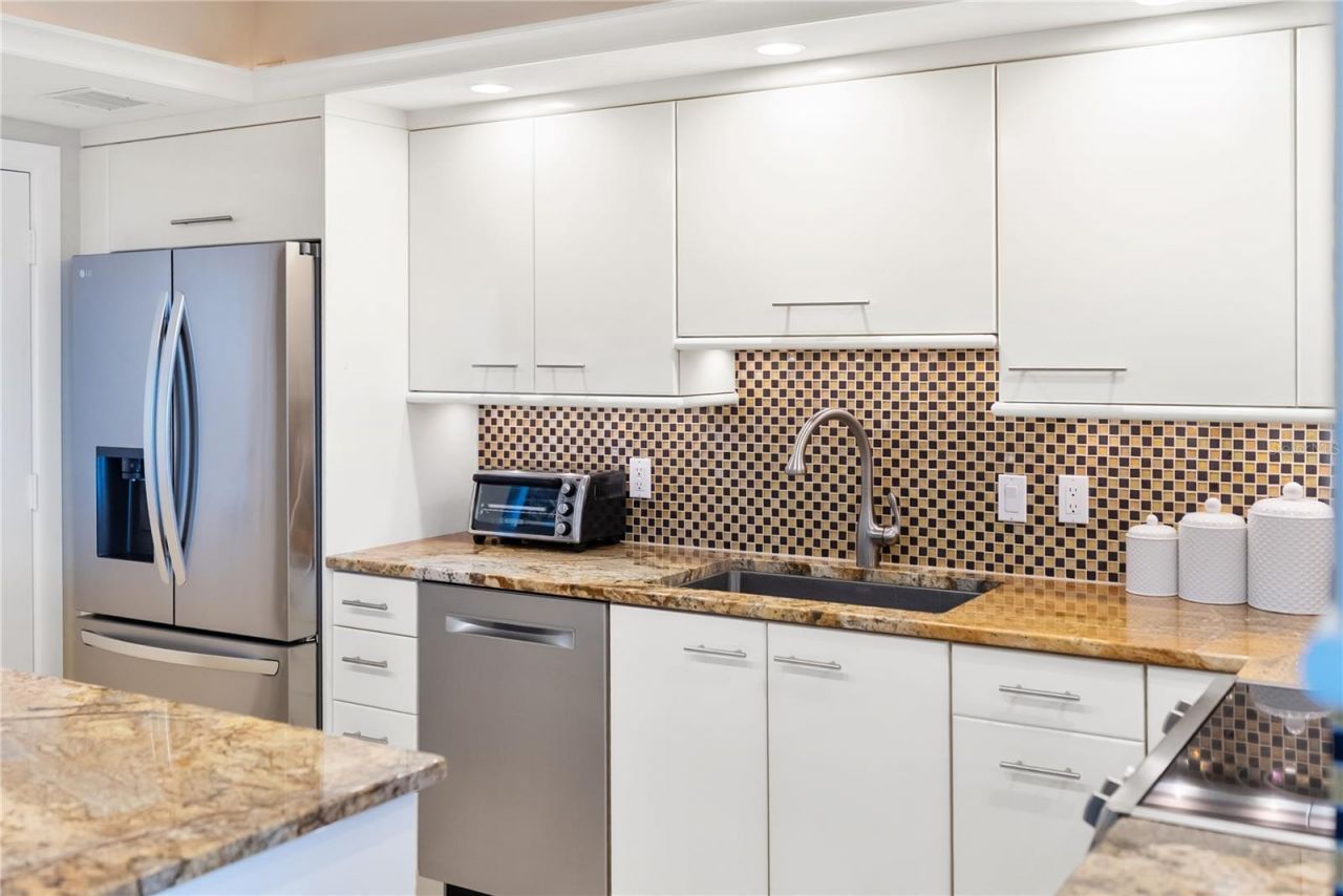 1212 Benjamin Franklin Drive, Unit 206, Sarasota, FL 34236 Photo