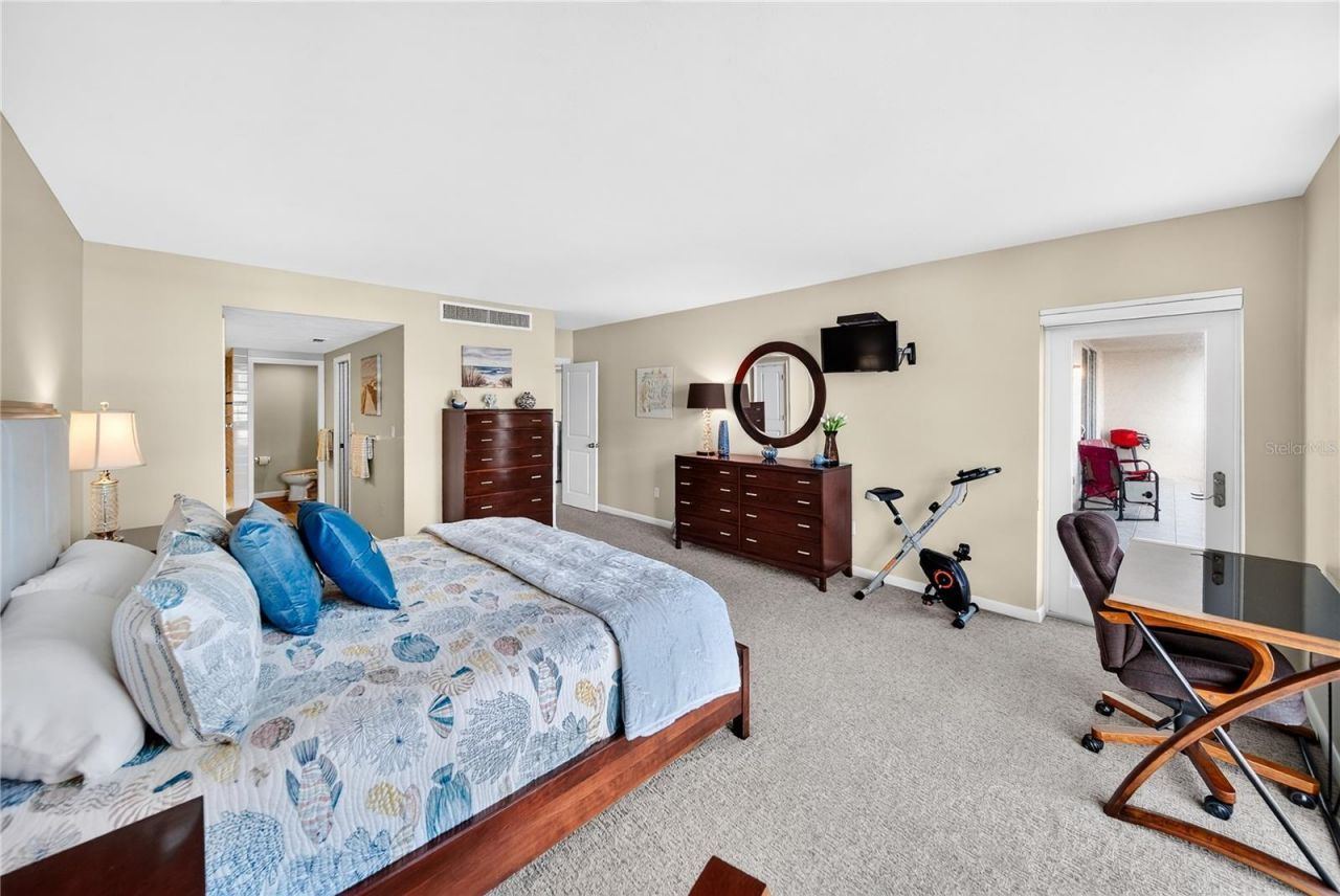 1212 Benjamin Franklin Drive, Unit 206, Sarasota, FL 34236 Photo