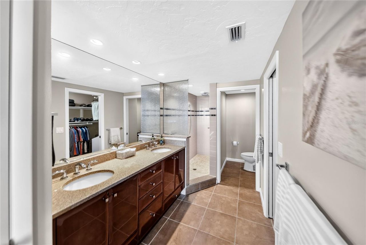 1212 Benjamin Franklin Drive, Unit 206, Sarasota, FL 34236 Photo