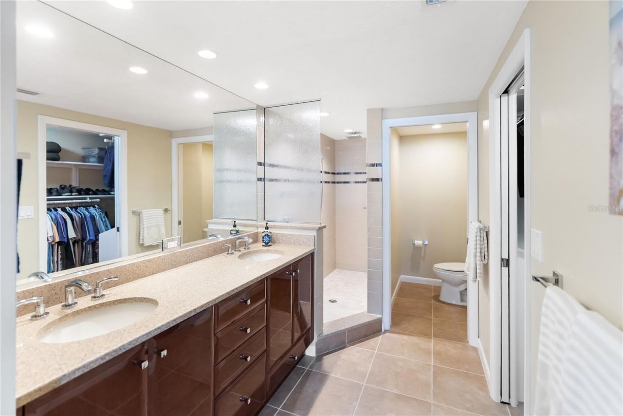 1212 Benjamin Franklin Drive, Unit 206, Sarasota, FL 34236 Photo