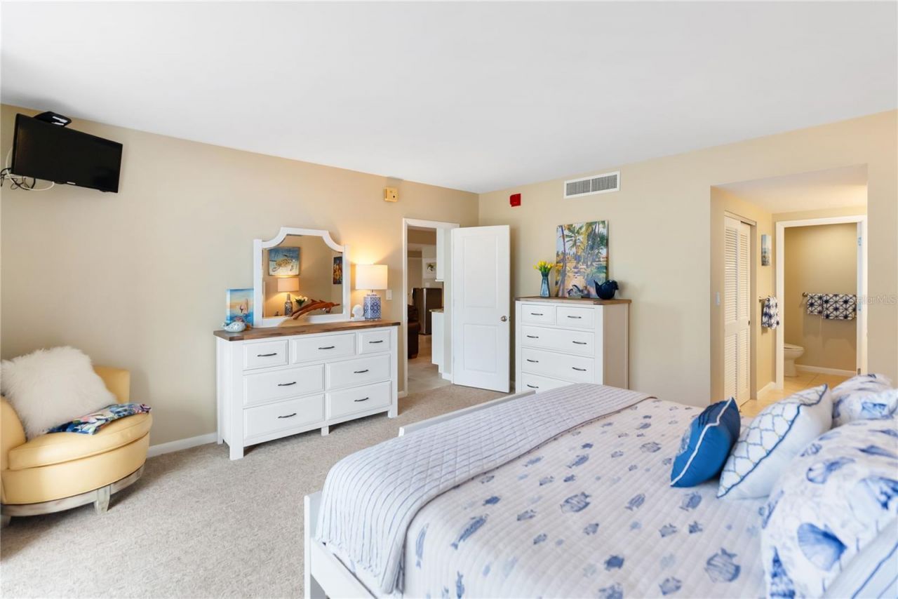 1212 Benjamin Franklin Drive, Unit 206, Sarasota, FL 34236 Photo