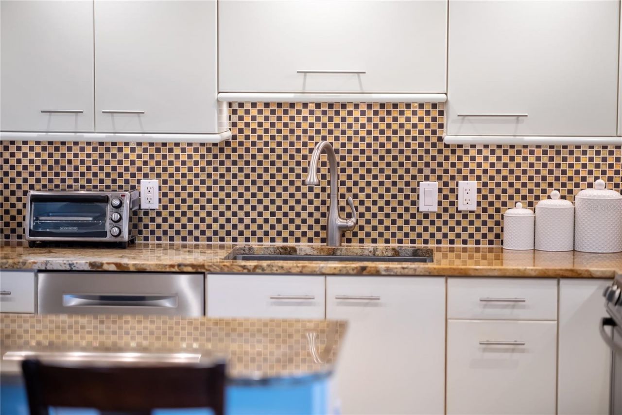 1212 Benjamin Franklin Drive, Unit 206, Sarasota, FL 34236 Photo