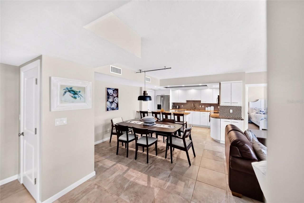 1212 Benjamin Franklin Drive, Unit 206, Sarasota, FL 34236 Photo