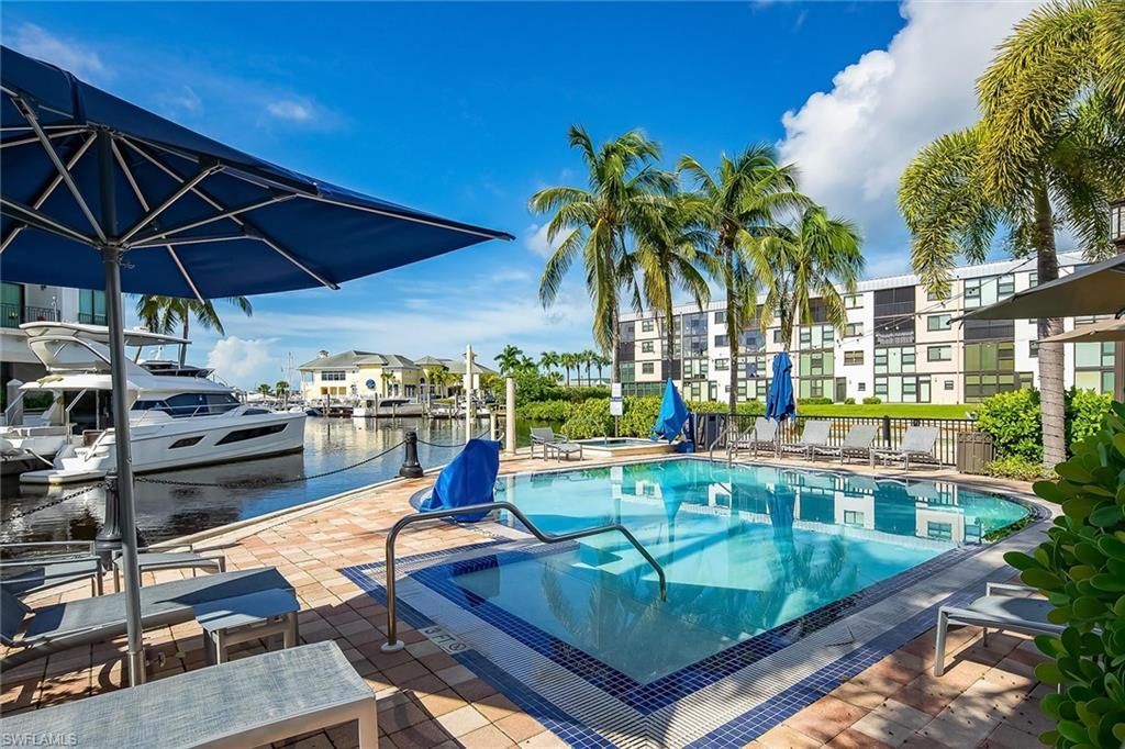 1015 Sandpiper St, Unit D102, Naples, FL 34102 Photo