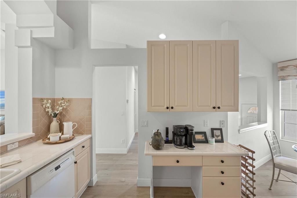 8415 Excalibur Cir, Unit B10, Naples, FL 34108 Photo