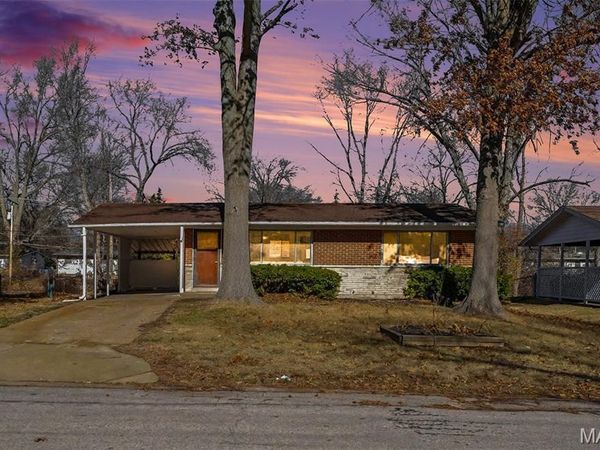 1663 Maldon Lane, St Louis, MO 63136