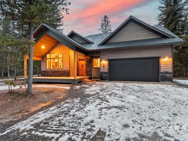 136 Jacks Loop, Donnelly, ID 83615