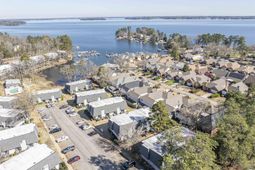 301 Harbor Heights Drive photo 4