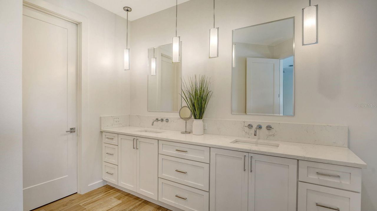 6136 Hollywood Boulevard, Sarasota, FL 34231 Photo