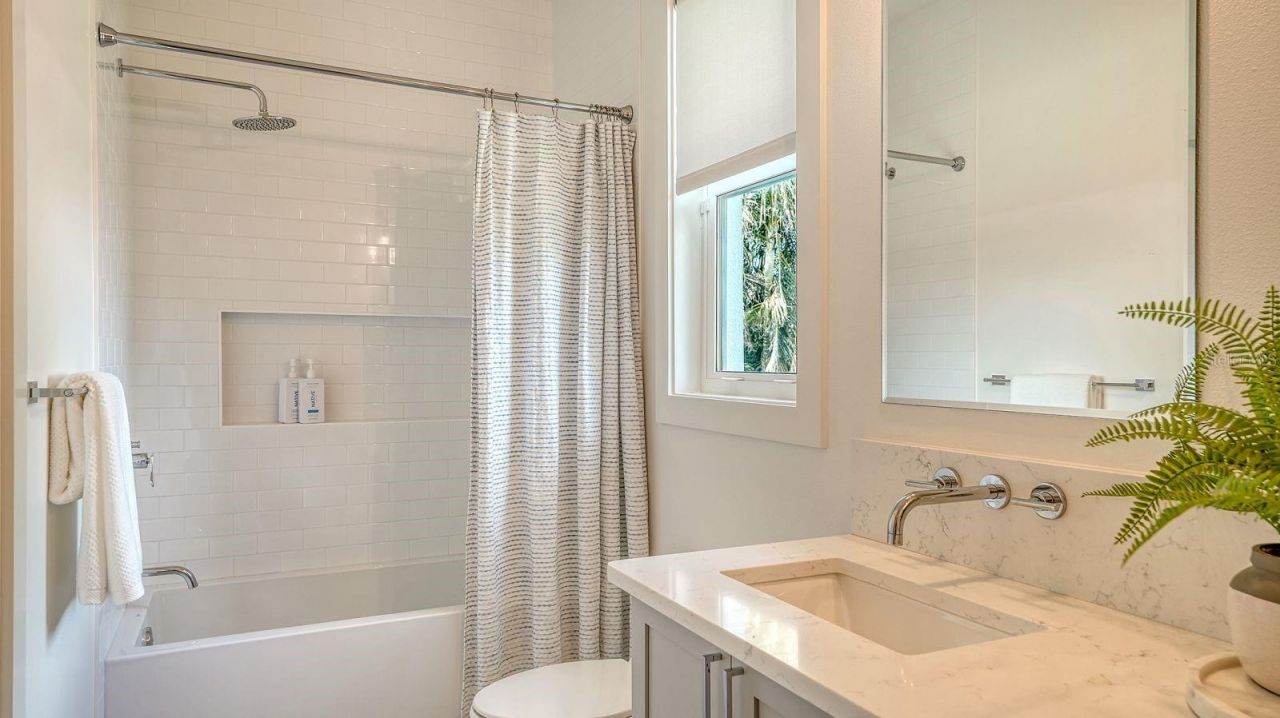 6136 Hollywood Boulevard, Sarasota, FL 34231 Photo