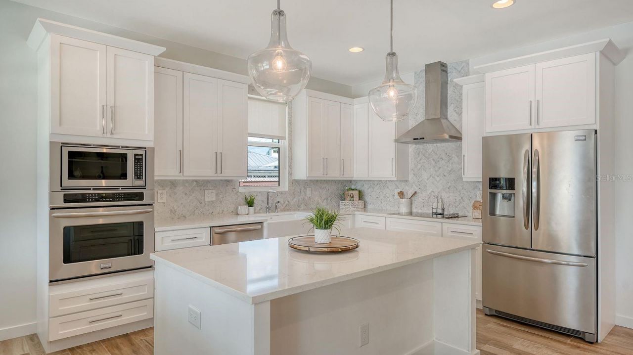 6136 Hollywood Boulevard, Sarasota, FL 34231 Photo