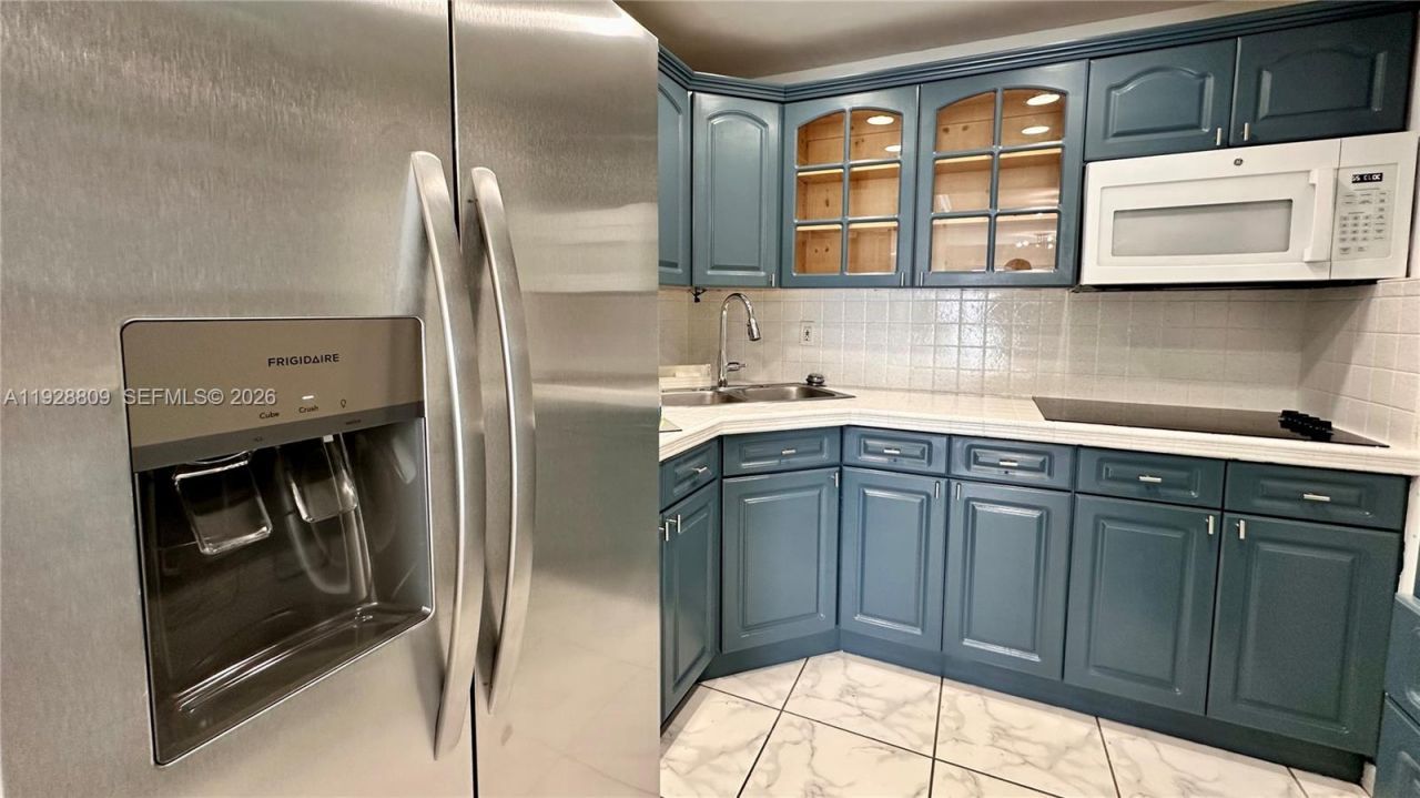 7825 NE Bayshore Ct, Unit 504, Miami, FL 33138 Photo