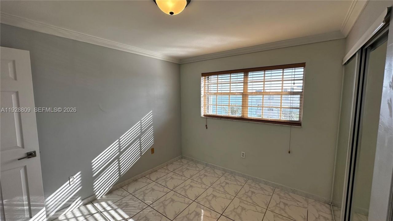 7825 NE Bayshore Ct, Unit 504, Miami, FL 33138 Photo