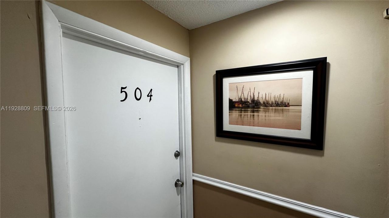 7825 NE Bayshore Ct, Unit 504, Miami, FL 33138 Photo