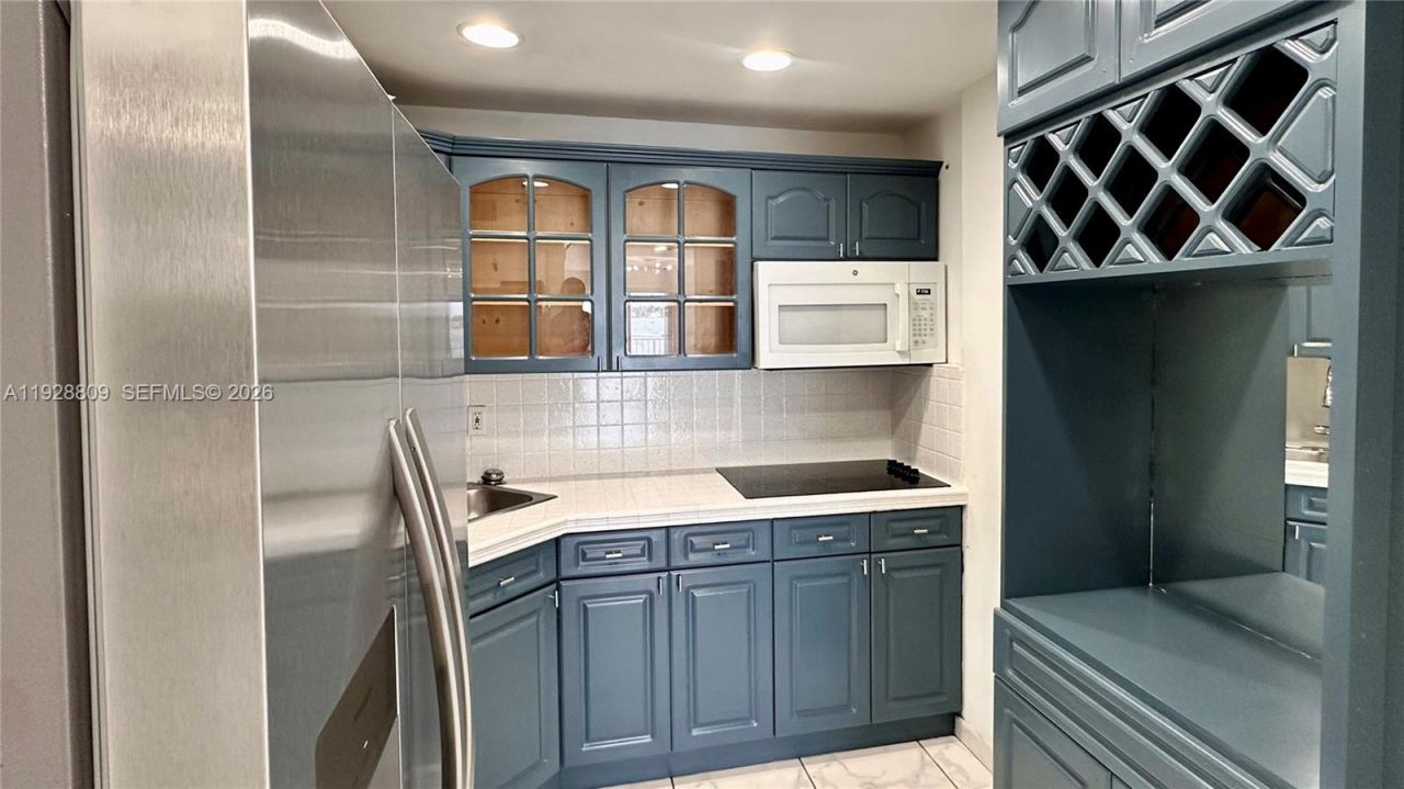 7825 NE Bayshore Ct, Unit 504, Miami, FL 33138 Photo