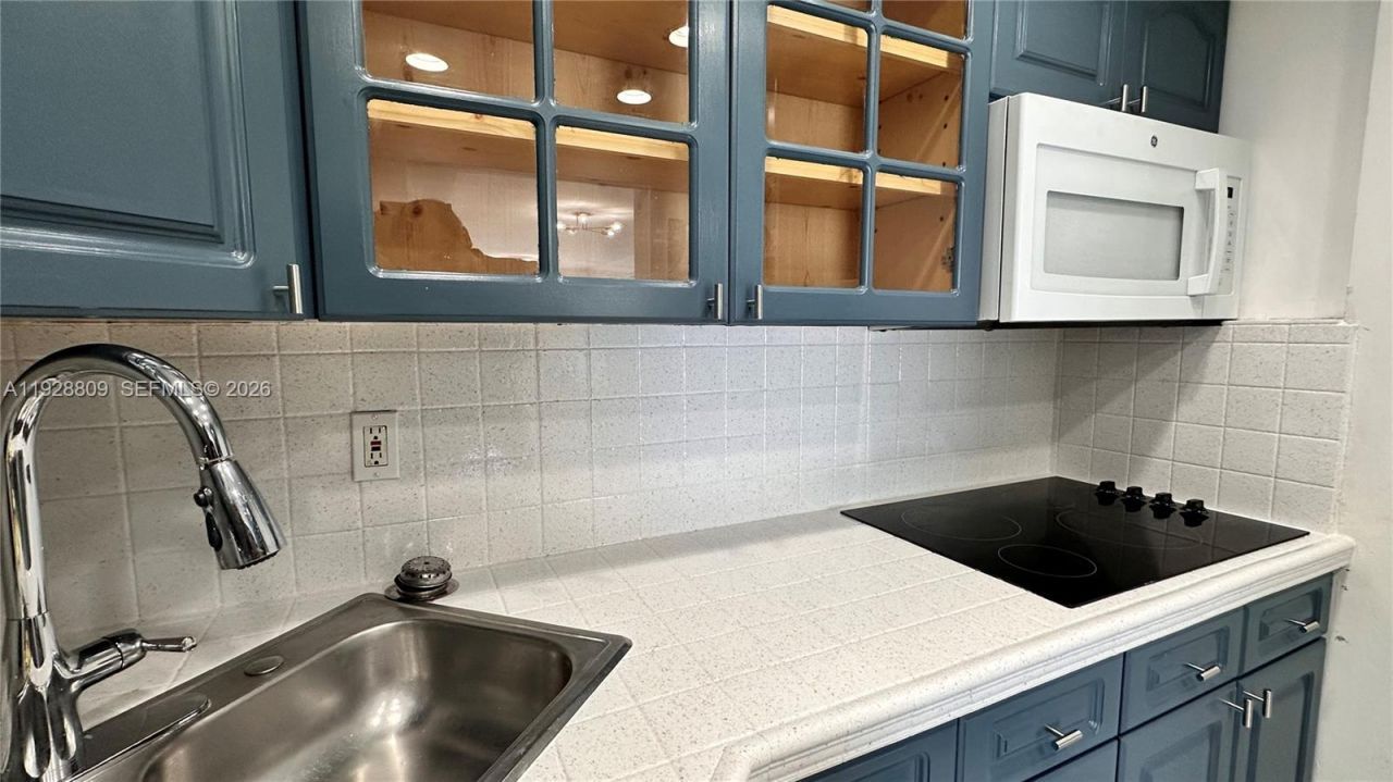 7825 NE Bayshore Ct, Unit 504, Miami, FL 33138 Photo