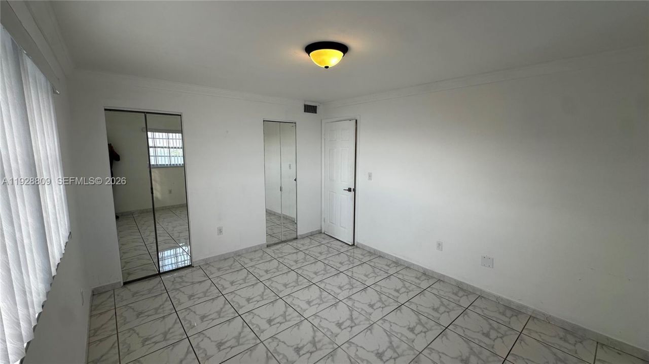 7825 NE Bayshore Ct, Unit 504, Miami, FL 33138 Photo