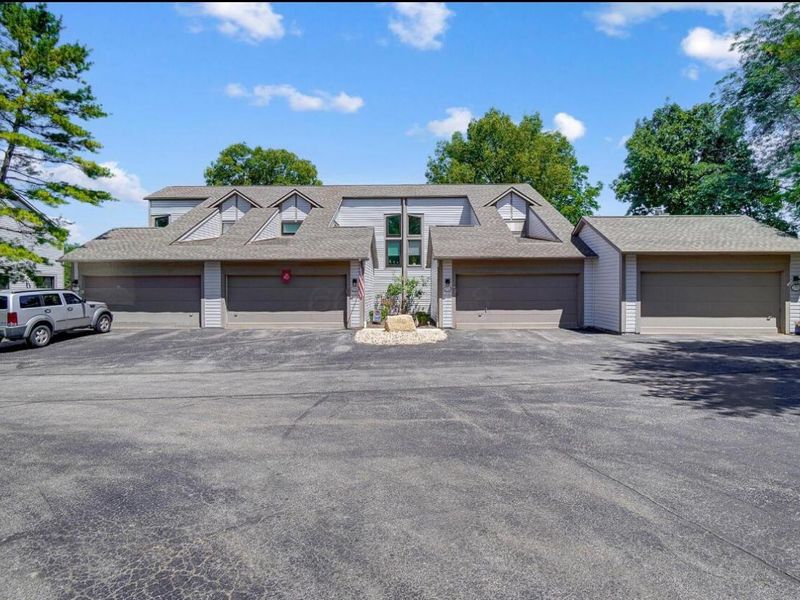 2721 Woodland Trail Drive, Columbus, OH 43231 Photo 1