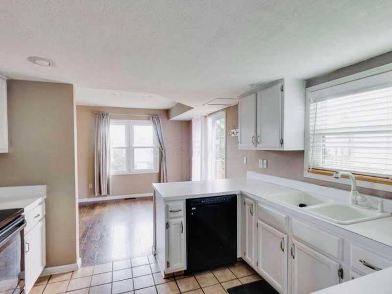 2721 Woodland Trail Drive, Columbus, OH 43231 Photo 11