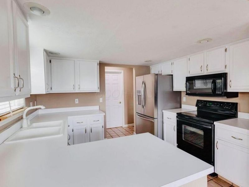 2721 Woodland Trail Drive, Columbus, OH 43231 Photo 9