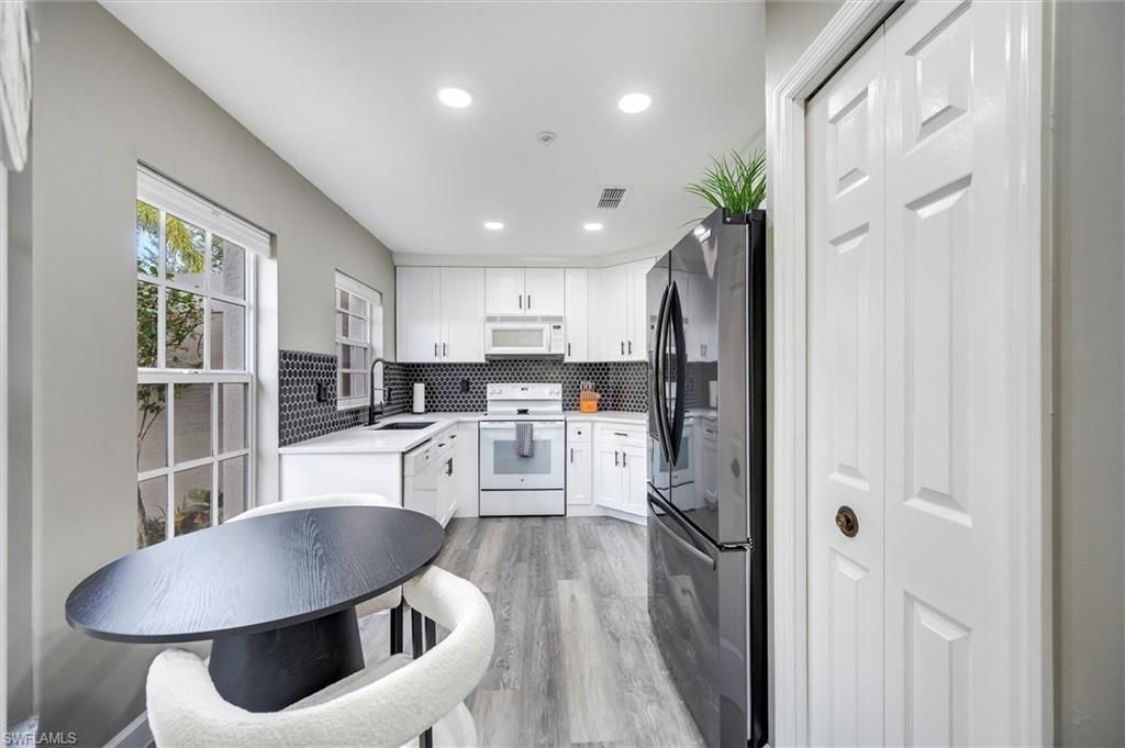 28080 Cavendish Ct, Unit 2006, Bonita Springs, FL 34135 Photo