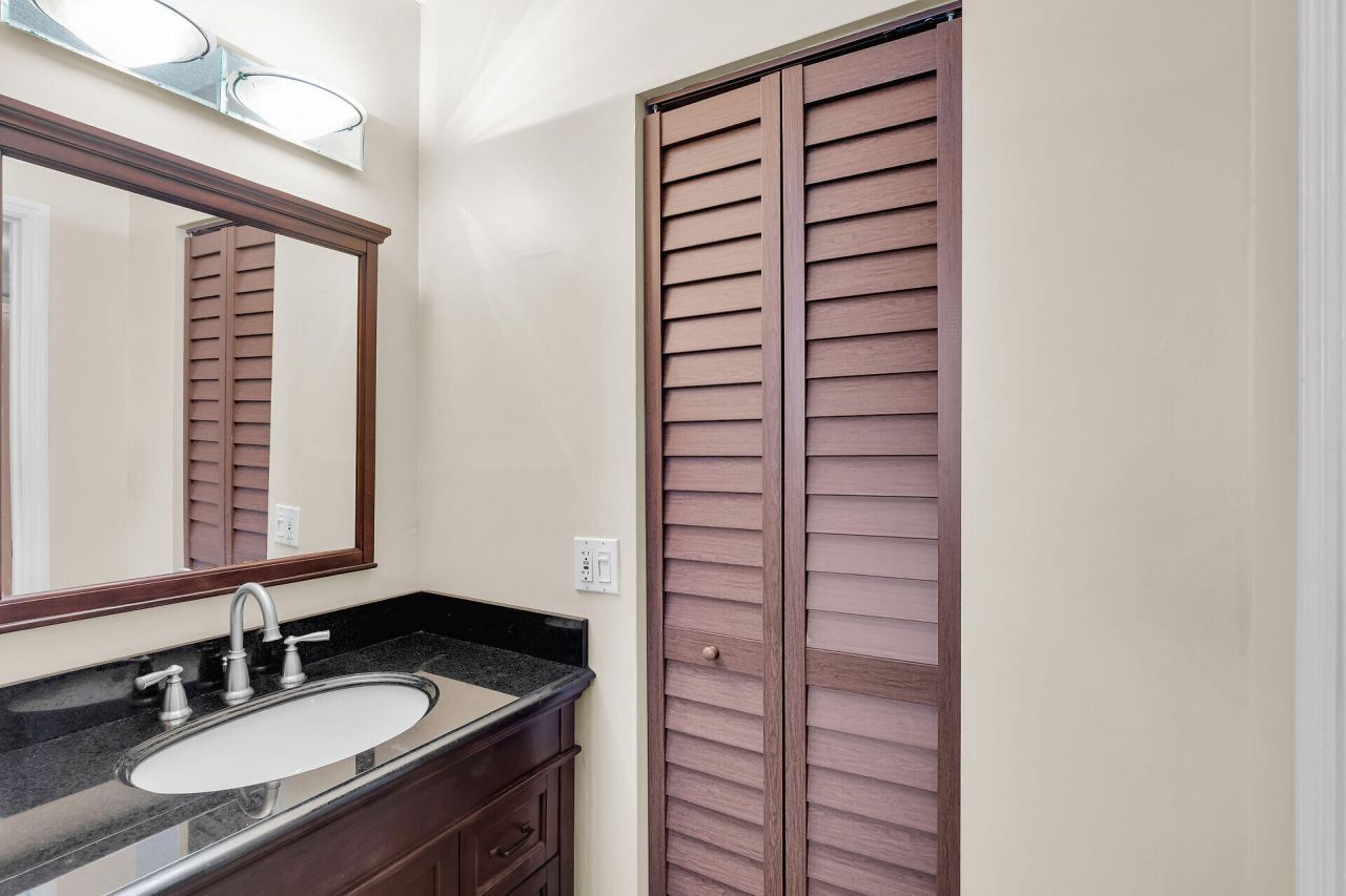 88540 Overseas Highway, Unit 304, Islamorada, FL 33070 Photo