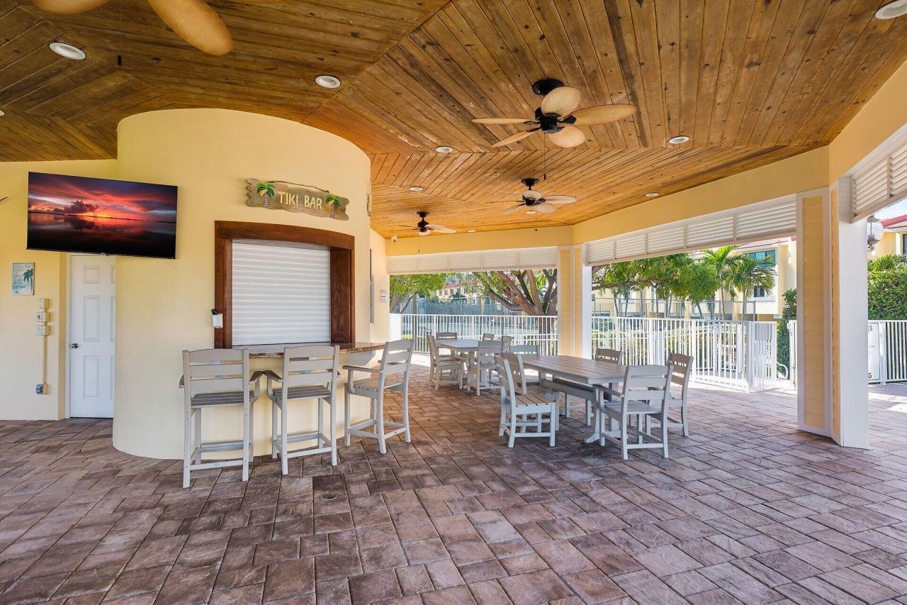 88540 Overseas Highway, Unit 304, Islamorada, FL 33070 Photo