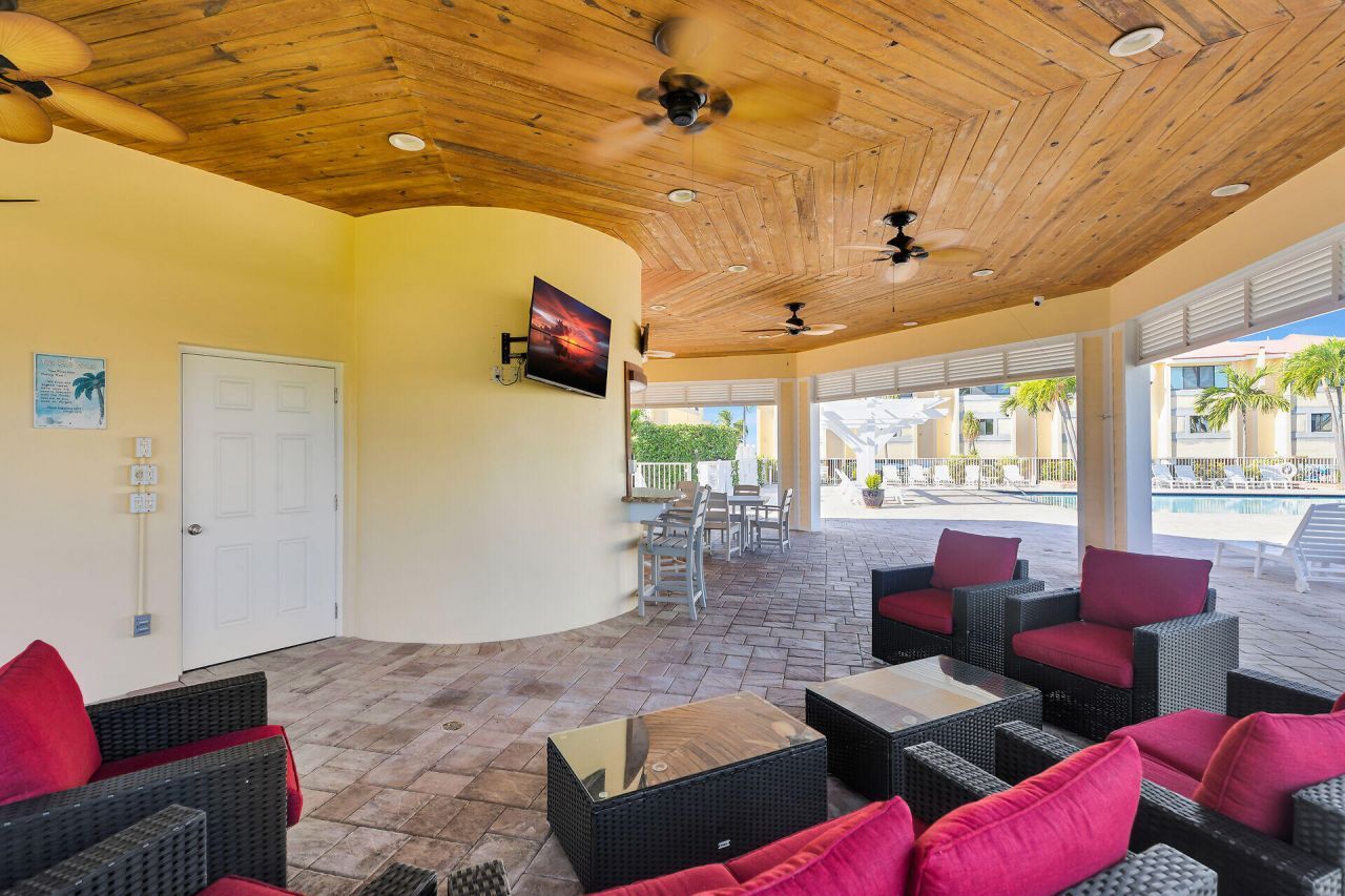 88540 Overseas Highway, Unit 304, Islamorada, FL 33070 Photo