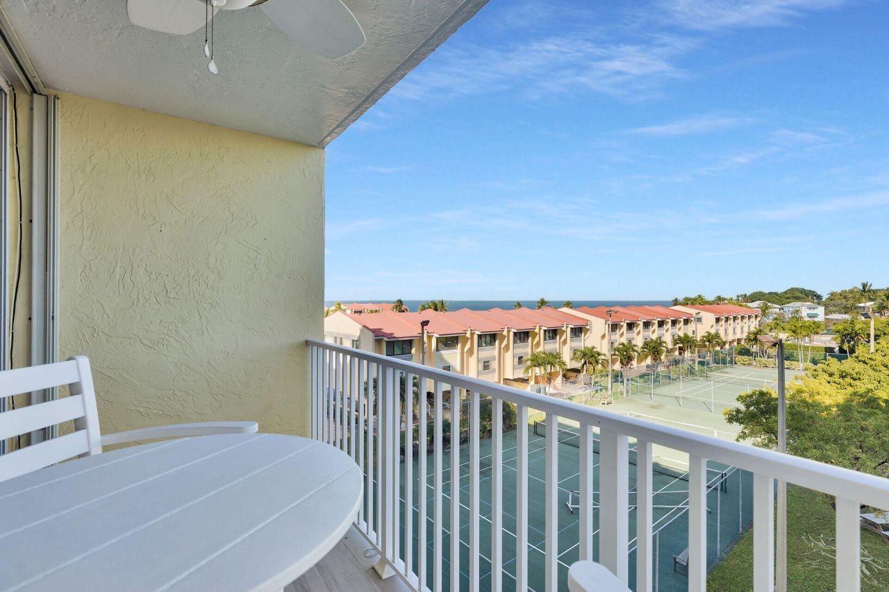 88540 Overseas Highway, Unit 304, Islamorada, FL 33070 Photo