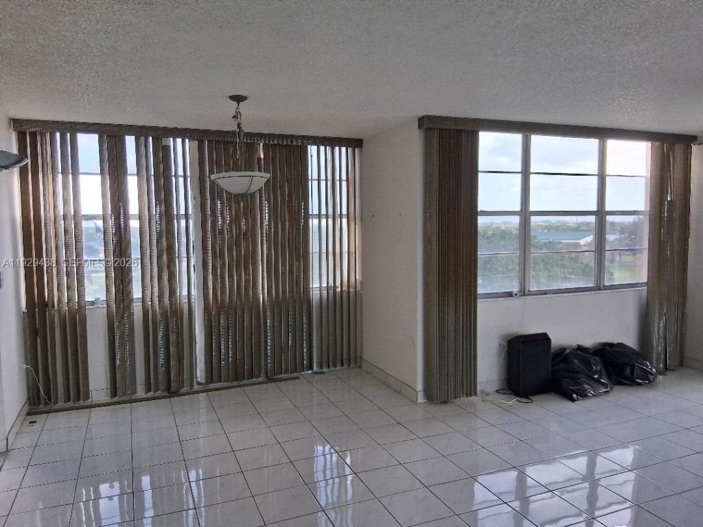 1100 St Charles Pl, Unit 719, Pembroke Pines, FL 33026 Photo