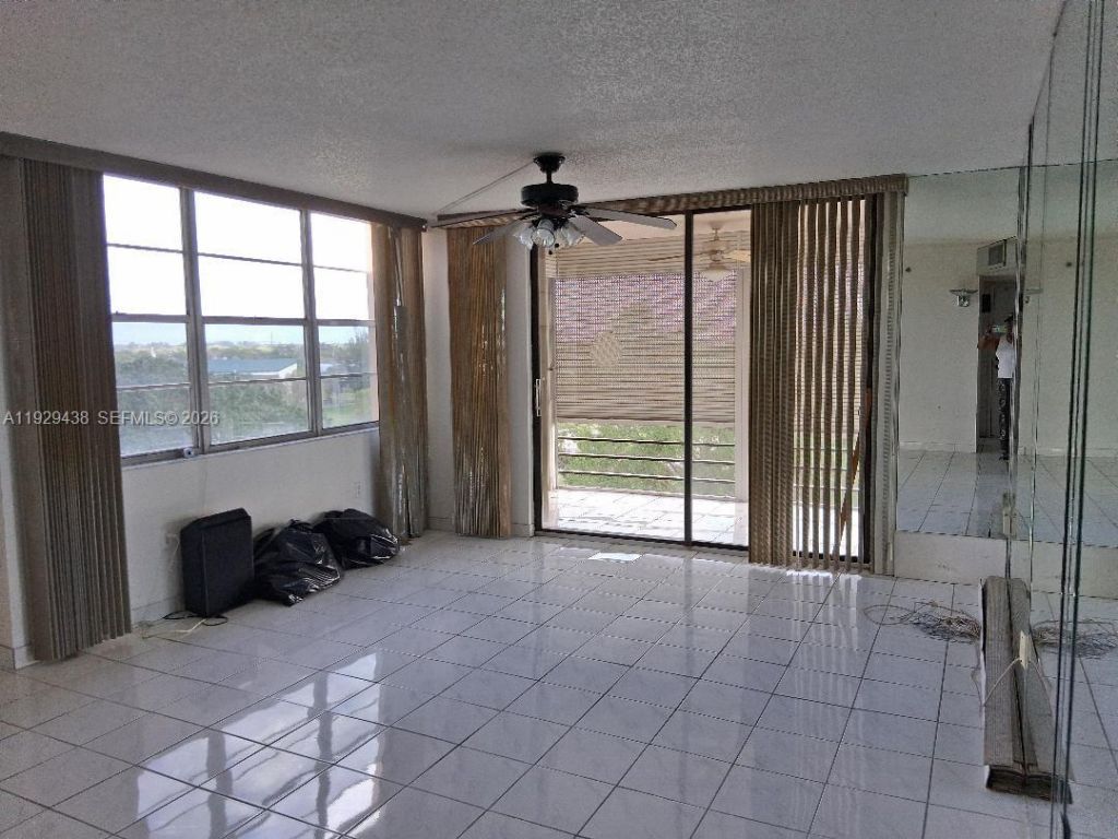 1100 St Charles Pl, Unit 719, Pembroke Pines, FL 33026 Photo