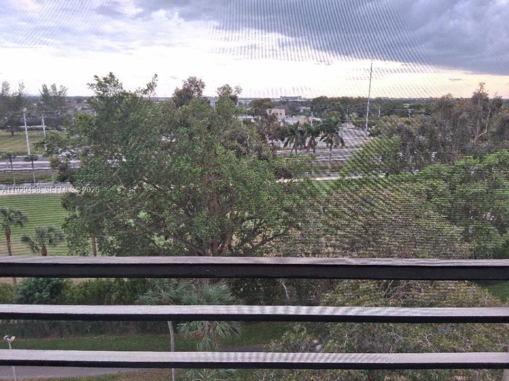 1100 St Charles Pl, Unit 719, Pembroke Pines, FL 33026 Photo