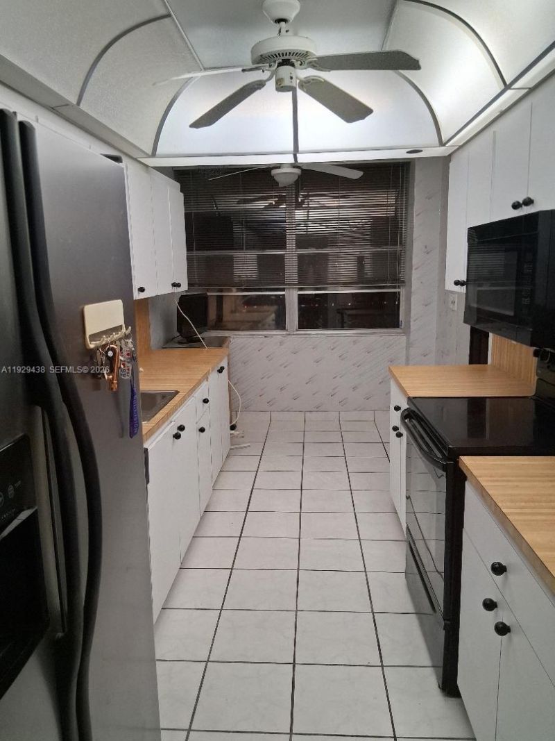 1100 St Charles Pl, Unit 719, Pembroke Pines, FL 33026 Photo