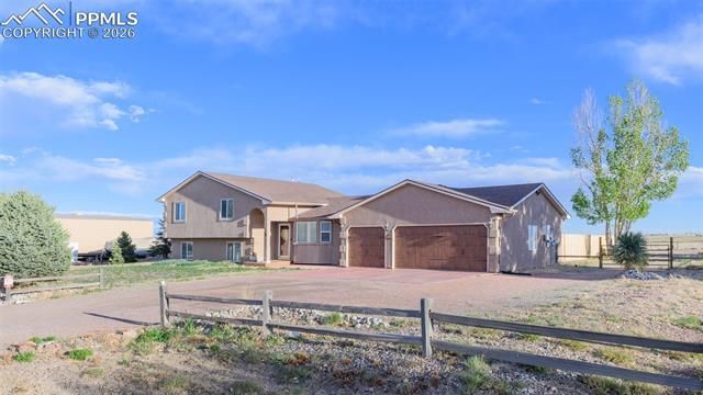 758 E Woodleaf Drive, Pueblo, CO 81007 Main Photo